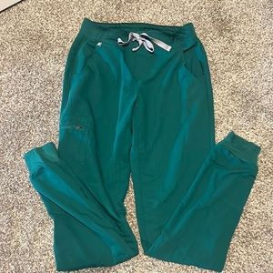 Fig scrubs size xs tall. Fit like a small joggers